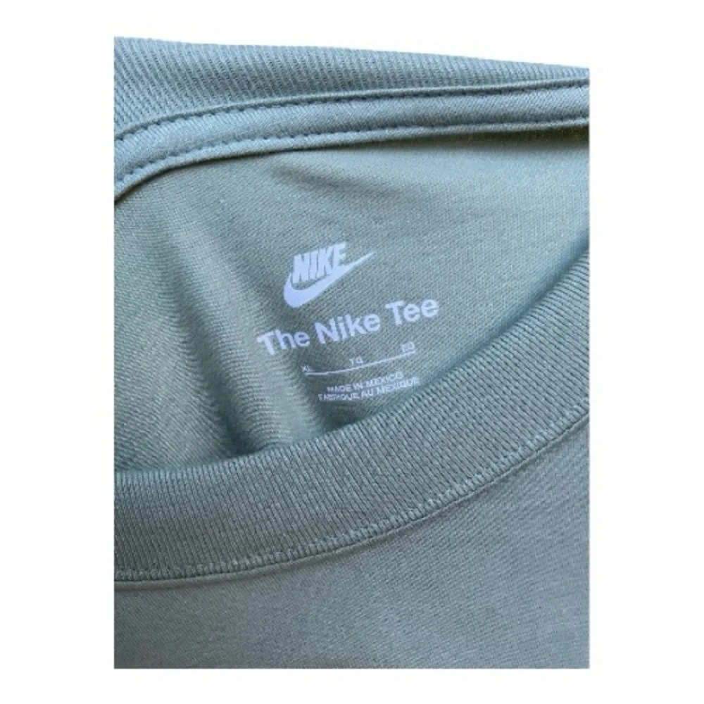 Nike SB Men's Soft Mint Color Short Sleeve Tee